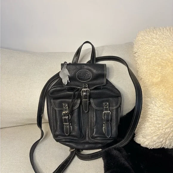 *SOLD* *RARE VINTAGE* Roots Black Genuine Leather Backpack - - Picture 2 of 4